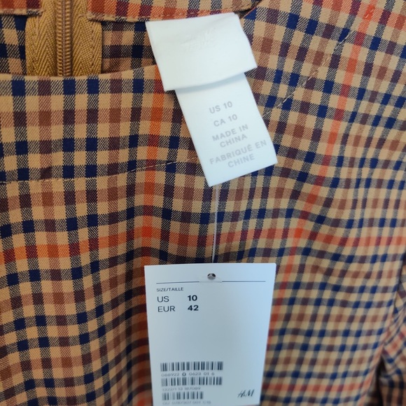 H&M plaid long sleeve dress, size 10 NWT - Picture 2 of 4